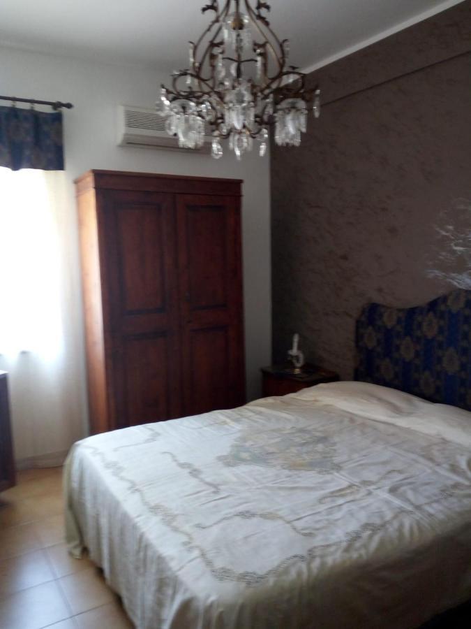 B B Casa Vacanze Il Pino Di Pino Lascari Luaran gambar