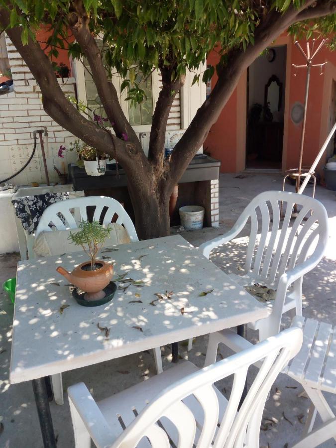 B B Casa Vacanze Il Pino Di Pino Lascari Luaran gambar